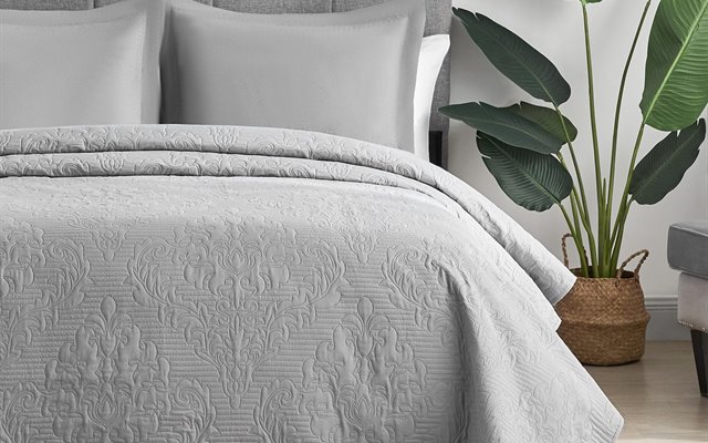 Hansleep bedding styled in a bedroom, look 2